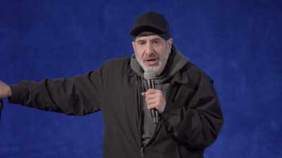 It's mysterious, isn't it?
Another treasure hunter in the room. - Dave Attell: Hot Cross Buns