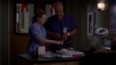 It's New Year's Eve. - Grey's Anatomy