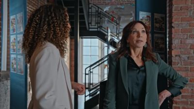 It's nice to have
the extra space, - Aurora Teagarden Mysteries: Death at the Diner