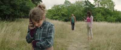 - It's noisy.
- I'm at a party. - Four Kids and It