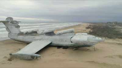 It's not a ship,
but it's not a plane, - Mysteries of the Abandoned
