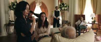 It's not a violin, it's a cello!
-Stop it, you two! - Overboard