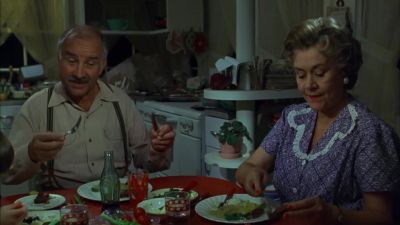 It's not an argument it's dinner talk - Avalon