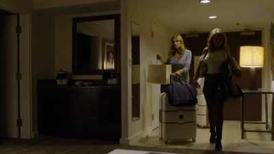 - It's not so bad.
- [scoffs] - Dirty John