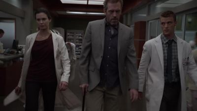 It's not behcet's. It doesn't
necrotize tissue like this. - House