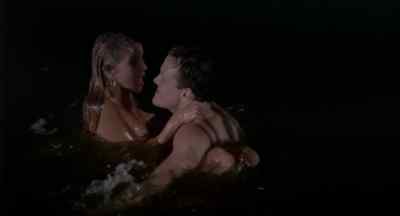 - It's not cold, it's not cold! - There's Nothing Out There