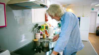 It's not that different
from doing some onions, really. - James May and the Dull Men