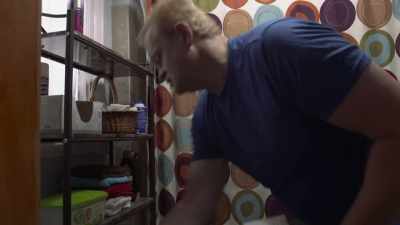 - It's not easy, you know, - Inmate to Roommate