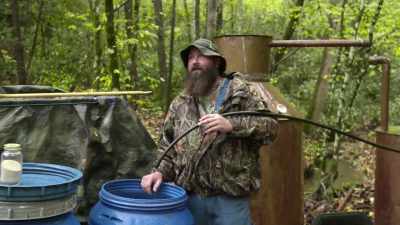   It's not that easy. - Moonshiners: Master Distiller
