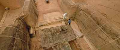 It's not easy to walk in this suit. - Mysteries of the Terracotta Warriors