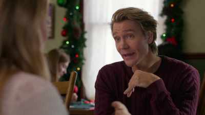 It's not exactly painted to scale,
of course. - Christmas on Windmill Way