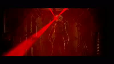 It's not gonna open! - Predators