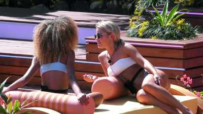 >> IT'S NOT JUST ME I'M SCARED
THAT SHE DOESN'T LIKE ME. - Love Island
