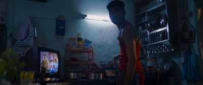 It's not like the video shows her - The Extraordinary Journey of the Fakir