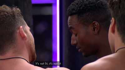 >> IT'S NOT LIT. - Love Island