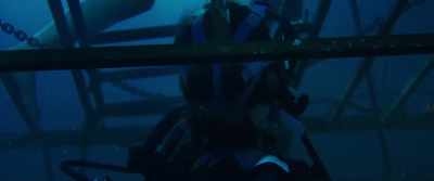 It's not moving. - 47 Meters Down