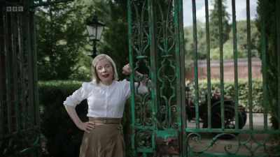 It's often said that it was pressure
from readers that brought - Killing Sherlock: Lucy Worsley on the Case of Conan Doyle