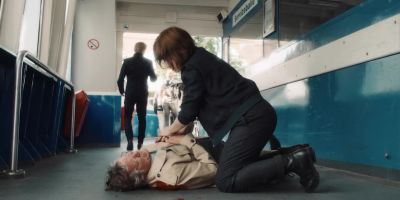 It's OK, it's OK. I've got you. - Van der Valk