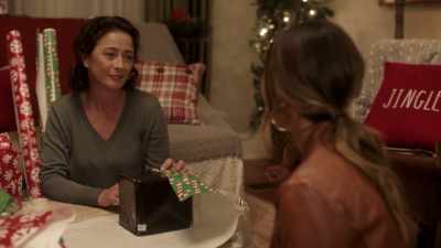 -It's okay.
-I just-- - Christmas in Louisiana