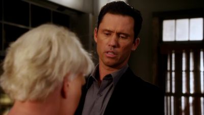 It's okay.
I'll do it. - Burn Notice