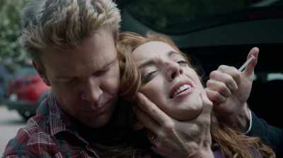 - It's okay, I'm a doctor.
- No, no, no... Please, please... - Deadly Switch