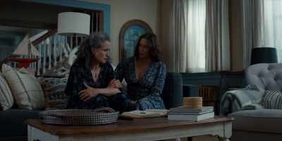 - It's okay. Just... let me. - The Way Home