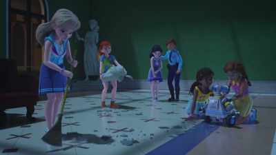 It's okay. The Explorers'
art is in storage - LEGO Friends: Girls on a Mission