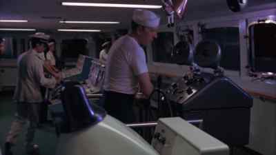 - It's on a collision course. - Death Ship