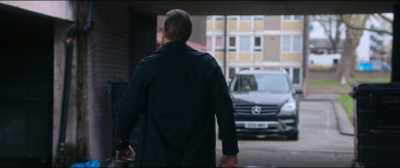 - It's on him somewhere.
- I'm trying. Just give me a second. Fuck. - The Gentlemen