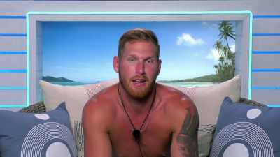 IT'S ONE OF THOSE THINGS WHERE
WE DON'T KNOW WHAT WE'RE DOING - Love Island