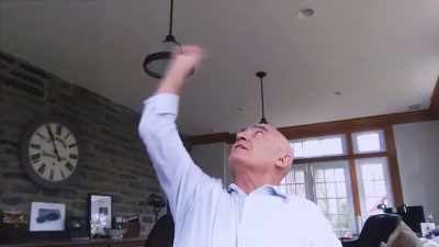"It's oval here.
This is the Oval Office. - How to Survive a Pandemic