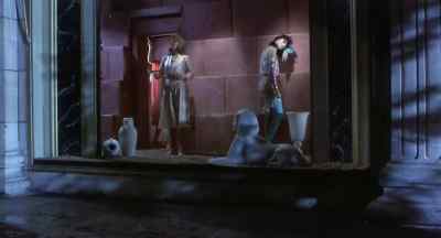 -It's over there!
-No, this is the door. - Mannequin