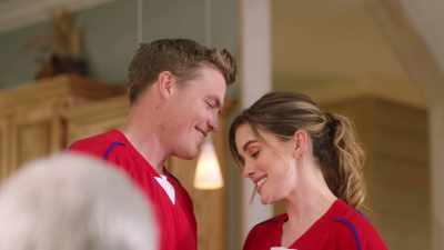 ‐It's pretty romantic, right?
‐It's very romantic. - Christmas Love Letter