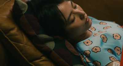 It's probably
a dark place in her past. - The Confidence Man JP - The Movie -