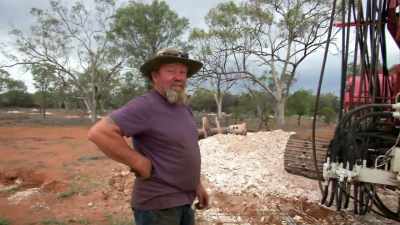 It's probably stopped on a big jam.
That's probably why... - Outback Opal Hunters