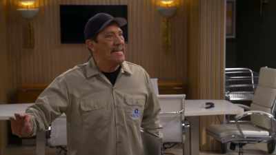 -It's pronounced "Martin-eez," - Lopez vs Lopez