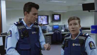 It's pronounced phre-mo-mema.
It's phenomena. - Wellington Paranormal