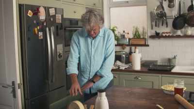 It's quite the most pointless
thing I've ever... - James May: Oh Cook!