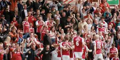 It's raucous at the Racecourse. - Welcome to Wrexham