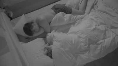 IT'S REALLY DARK. - Love Island