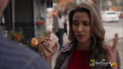 - It's really something.
- You know, I'd love to, - A Harvest Wedding