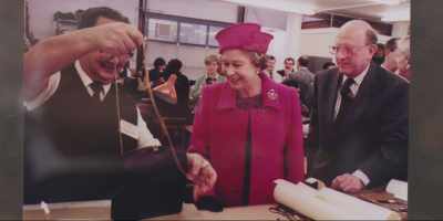 It's reported
that the Queen has 200 handbags, - Quintessentially British