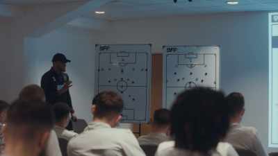 It's simple. I'll talk to you
about the three shapes. - Mission to Burnley
