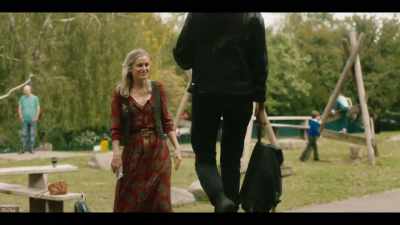 - It's as simple as that.
- She's such a flirt. - Too Close