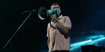 ♪ It's six o'clock on the dot,
and I'm halfway home - blur: To the End