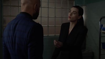 It's spreading. - Supergirl