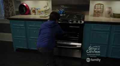 Its stuck on something.
Something supernatural. - Home Alone: The Holiday Heist