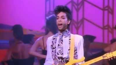 - ♪ It's such
a good vibration ♪ - The Challenge: Untold History