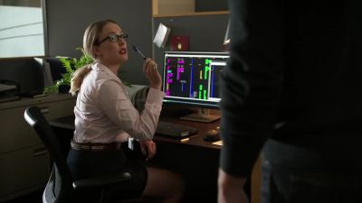 IT'S SUPPOSED TO BE RED. - Arrow
