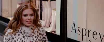 - It's Suze's wedding...
- Wedding. I know. - Confessions of a Shopaholic